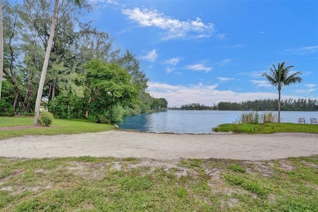 Building Photo - 4059 Crystal Lake Dr