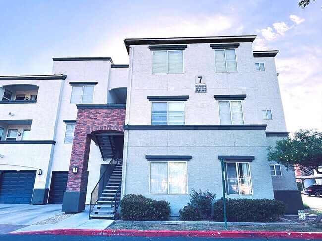 Building Photo - 3302 N 7th St