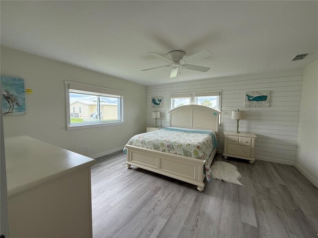 Building Photo - 637 Los Altos