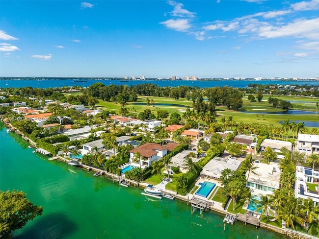 Building Photo - 710 S Shore Dr