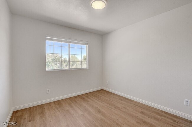 Building Photo - 1441 Iron Springs Dr