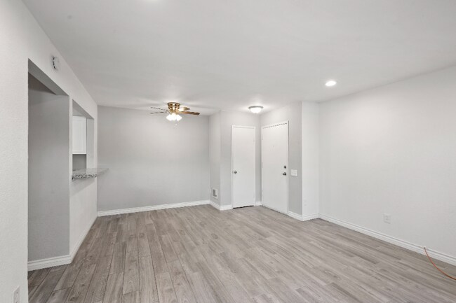 Building Photo - 7932 Mission Center Ct