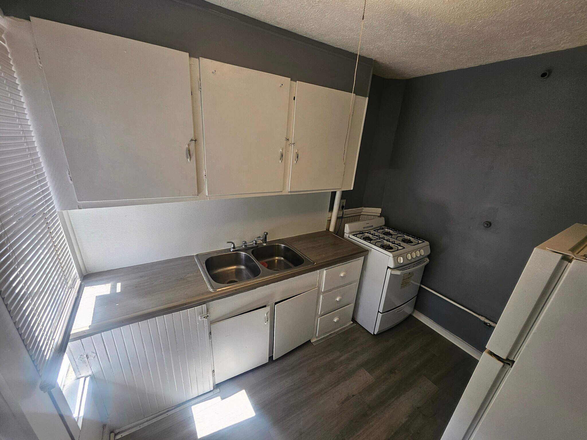 Building Photo - 287 Lake Ave