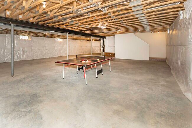 Building Photo - 1858 Upland Dr