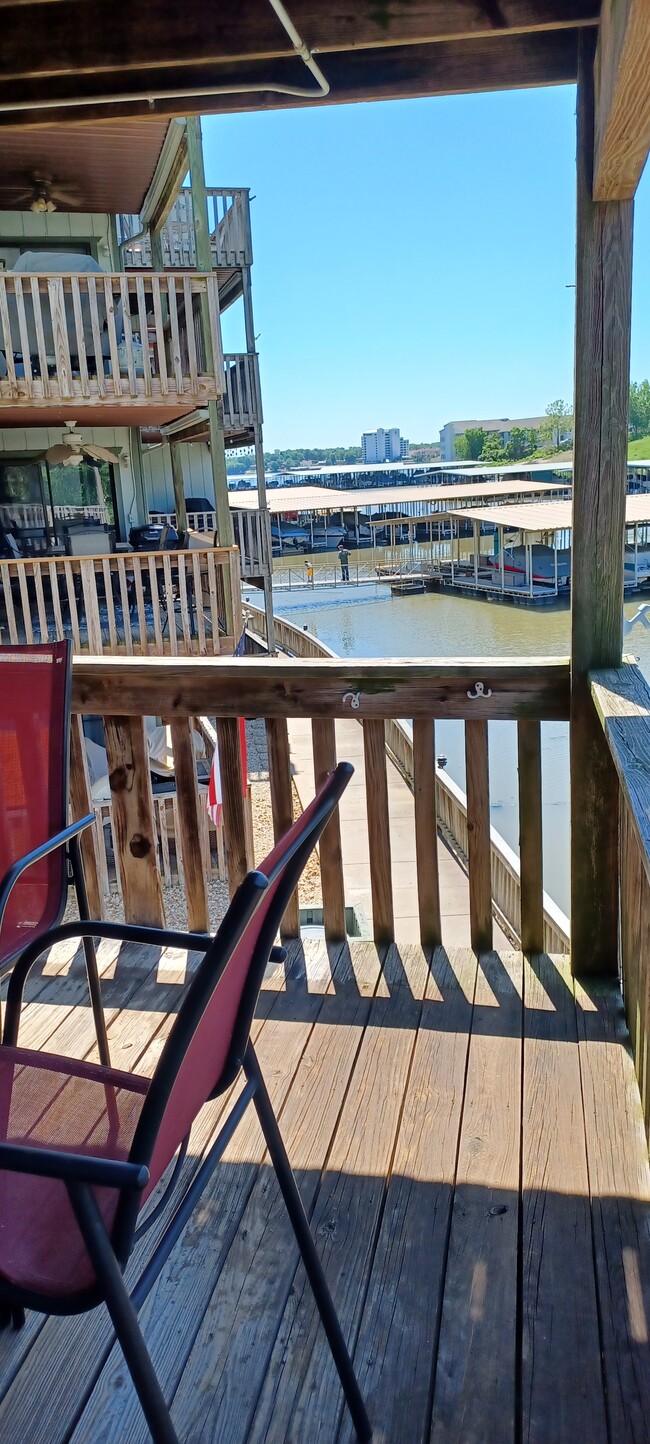 Primary Photo - 150 Southwood Shores Pl