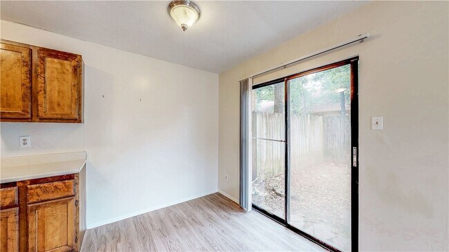 Building Photo - 1002 Verde Dr