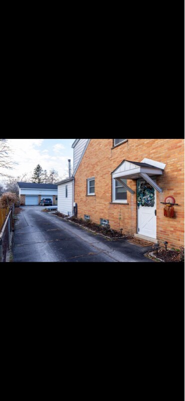 Building Photo - 15627 Portis St