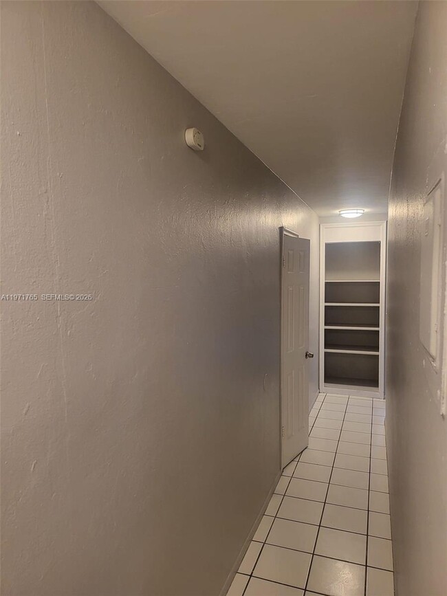 Building Photo - 1435 NW 8th Ave