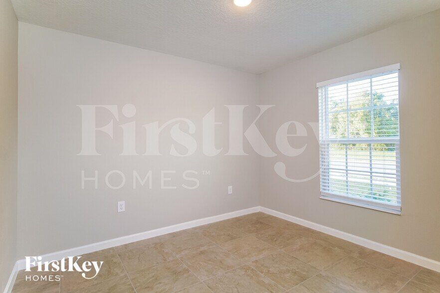 Building Photo - 341 S Haven Ct