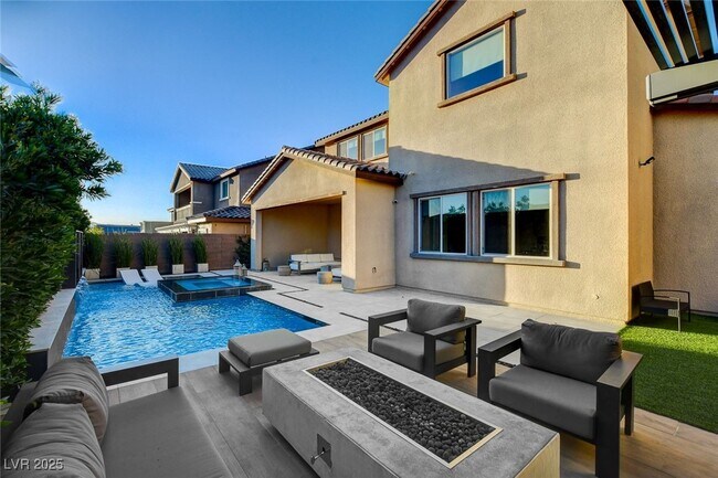Building Photo - 2567 Speyburn Ave