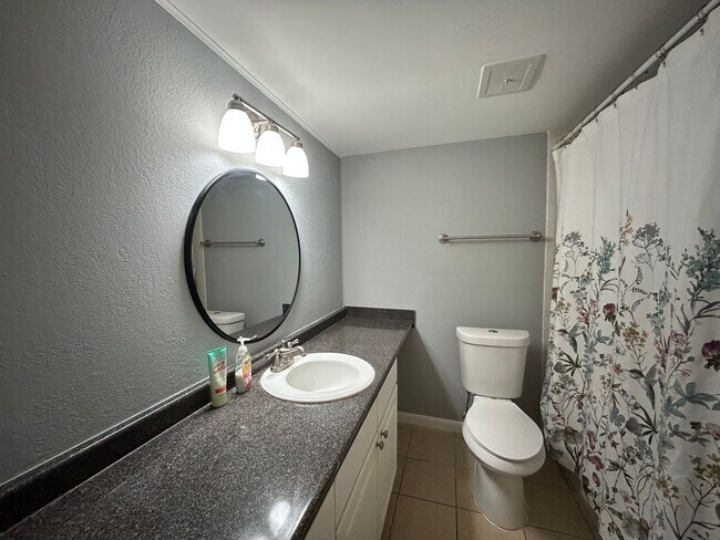 Building Photo - Adorable, Completely Furnished & Updated 2...