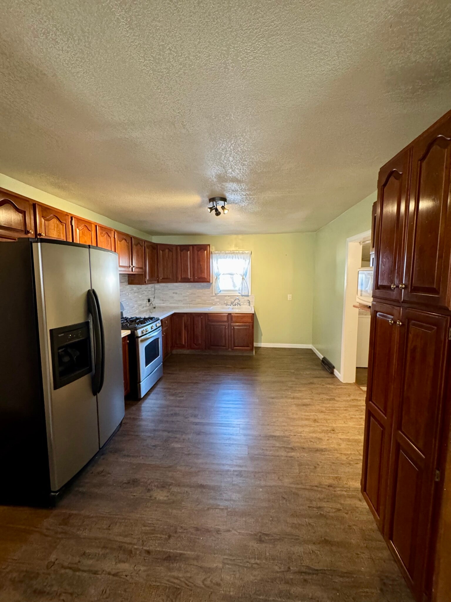 Building Photo - 2422 1st St