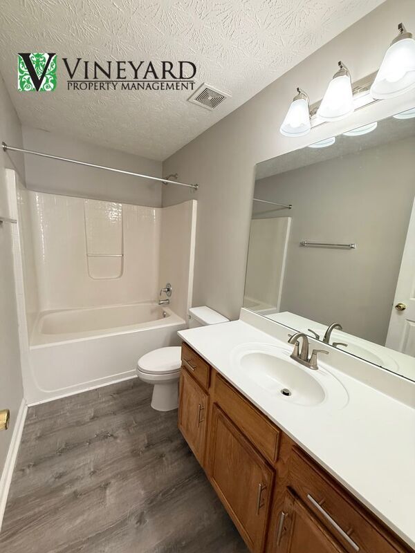 Building Photo - 242 Silver Ridge Dr
