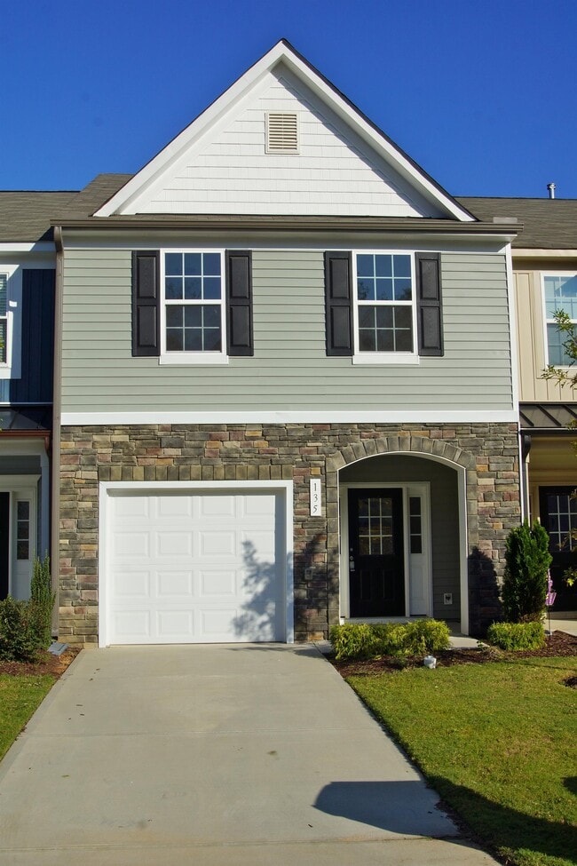 Primary Photo - 135 Polaris Ave