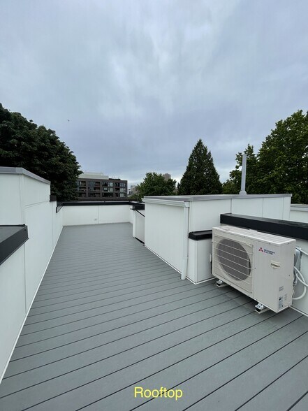 Building Photo - 1724E 11th Ave