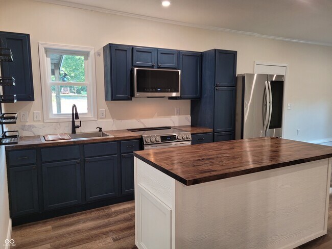 Building Photo - 127 Bailey Ln