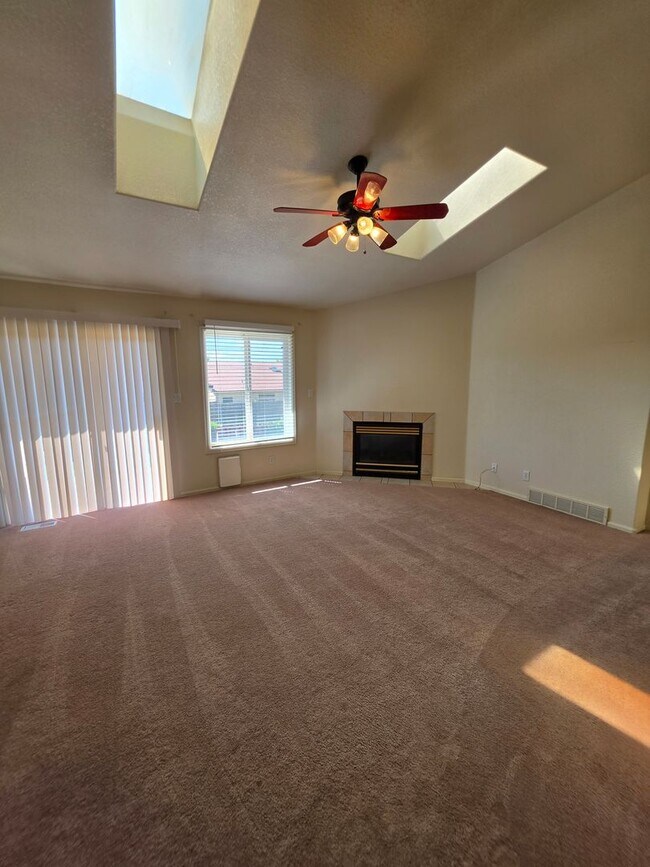Building Photo - 1636 Weatherby Ln