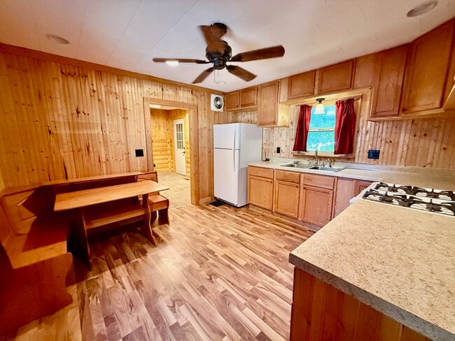 Building Photo - 802 2nd St NW