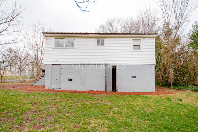 Building Photo - Charming 3 Bedroom in LaGrange!