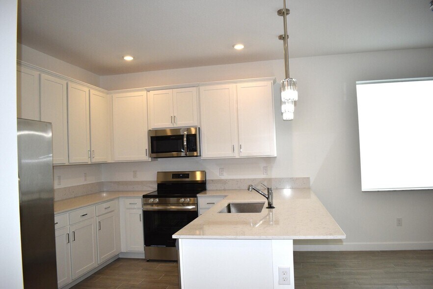 Building Photo - 13419 Noble Dr