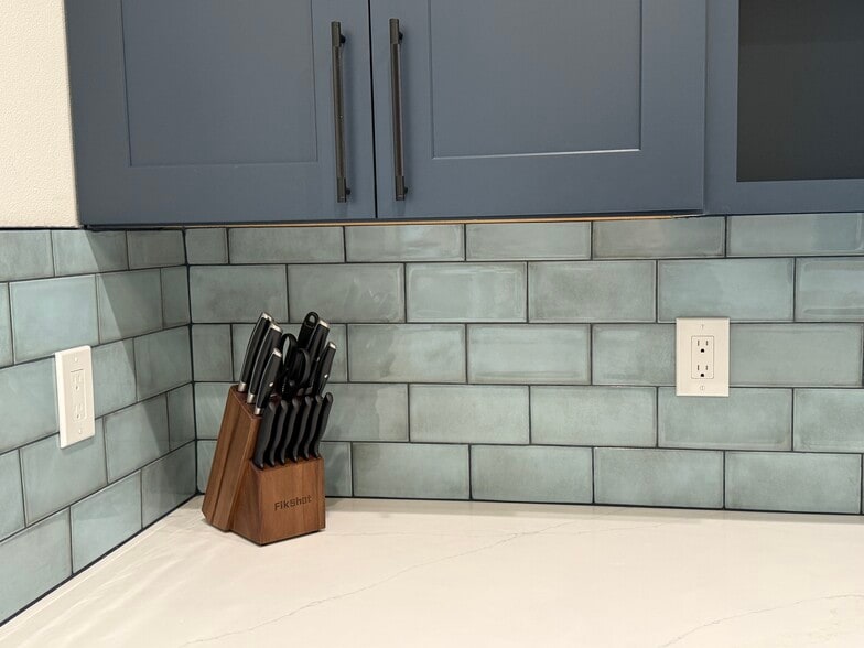 Building Photo - 2213 Squalicum Mountain Rd