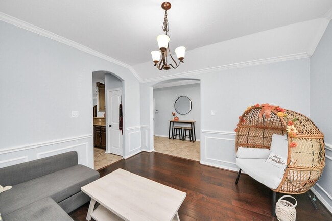 Building Photo - 6714 Albion Cresent Dr