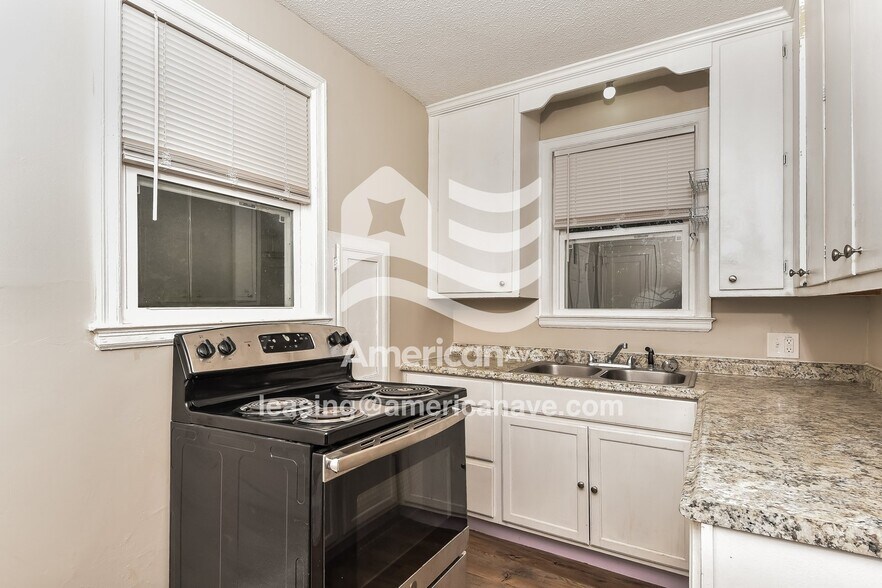 Building Photo - 3028 Richfield Dr