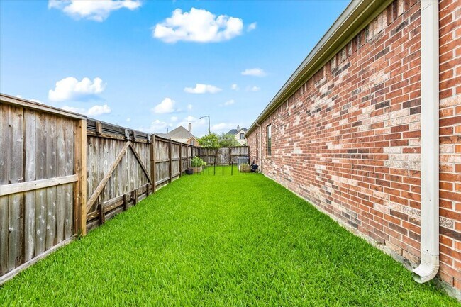 Building Photo - 1332 Graham Trace Ln