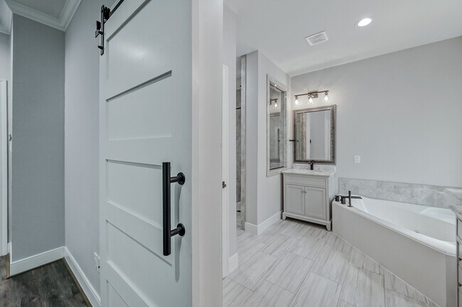 Building Photo - 11315 Alcott Dr