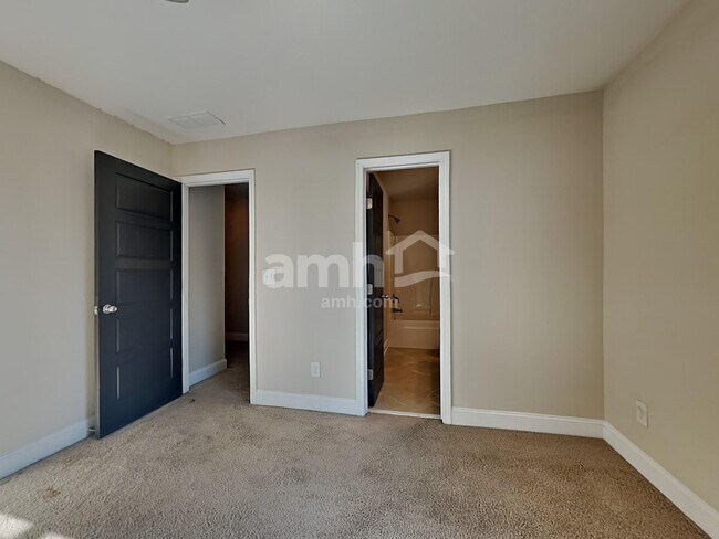 Building Photo - 1857 Bloom Ct