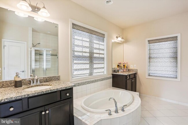 Building Photo - 14025 Godwit St