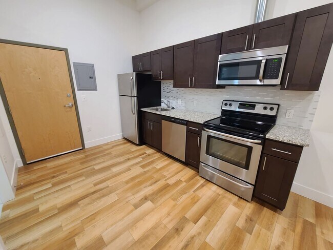 Building Photo - Large studio newly renovated! - AVAILABLE ...