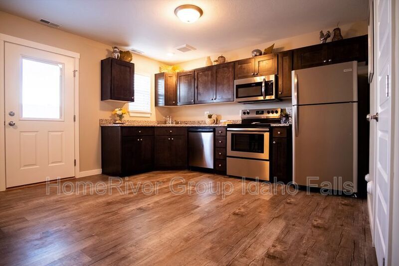 Building Photo - 764 Trails End