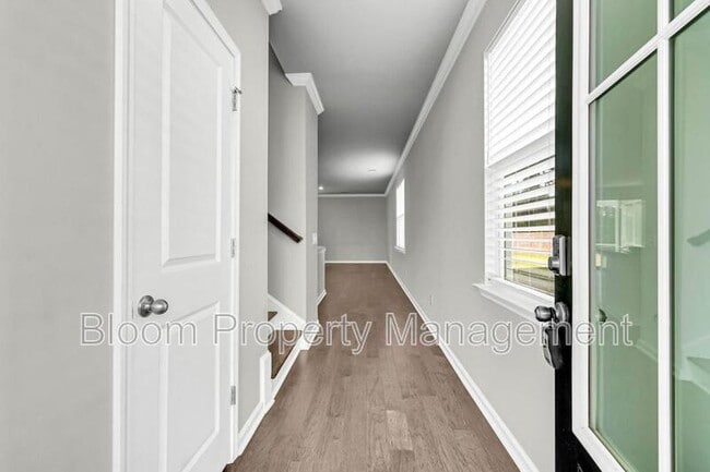 Building Photo - 640 Chigwell Springs Ln