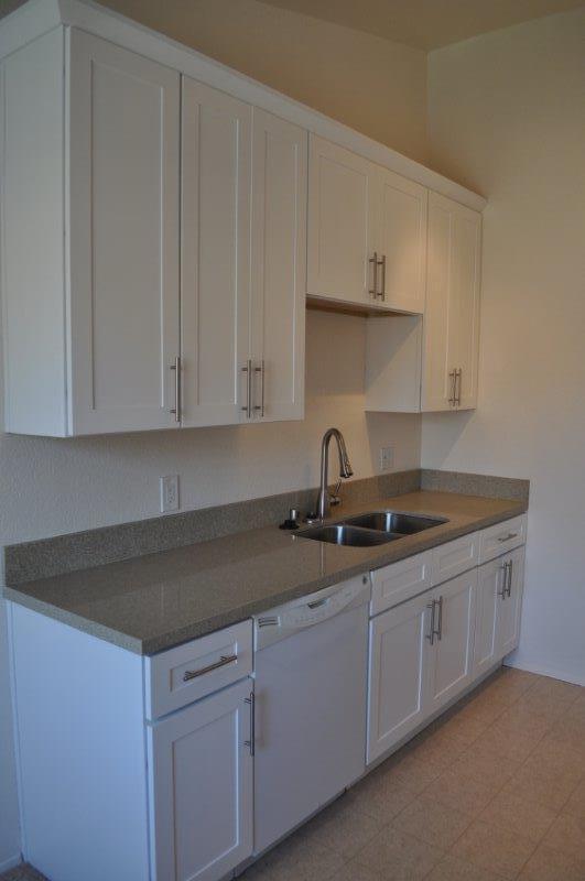 Building Photo - Upgraded 2 Bed 2 Bath Condo in Small Gated...