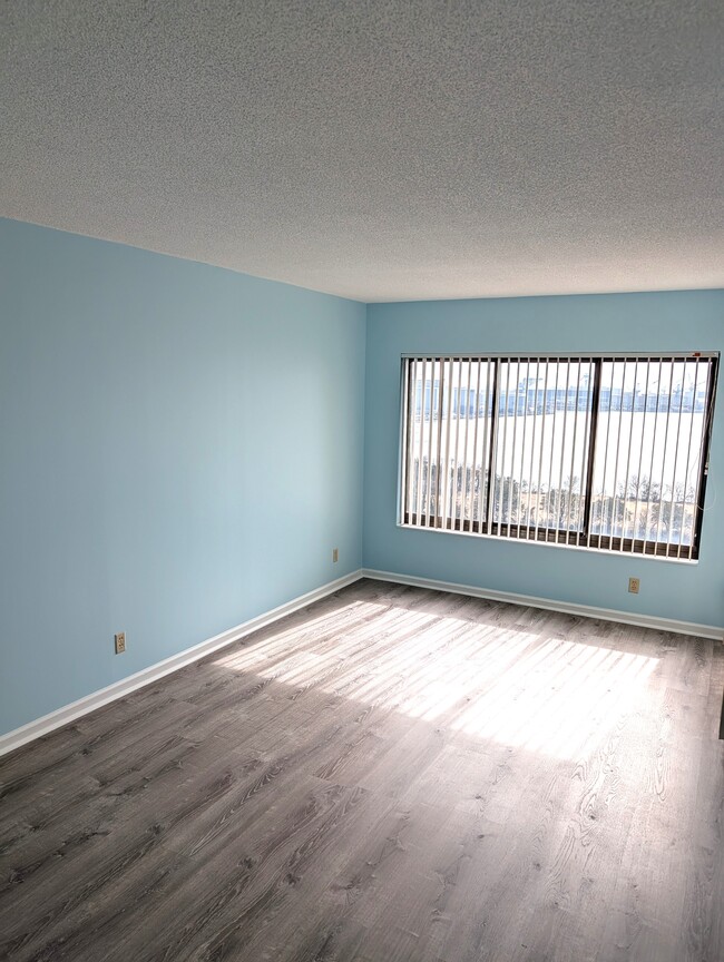 Building Photo - 7505 River Rd