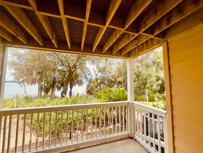 Building Photo - 225 S Tropical Trail