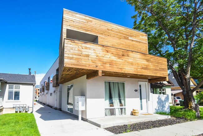 Primary Photo - 951 Washington St