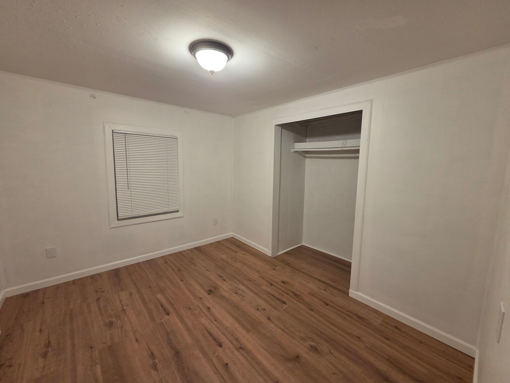 Building Photo - 24 Rocky Hill Ave