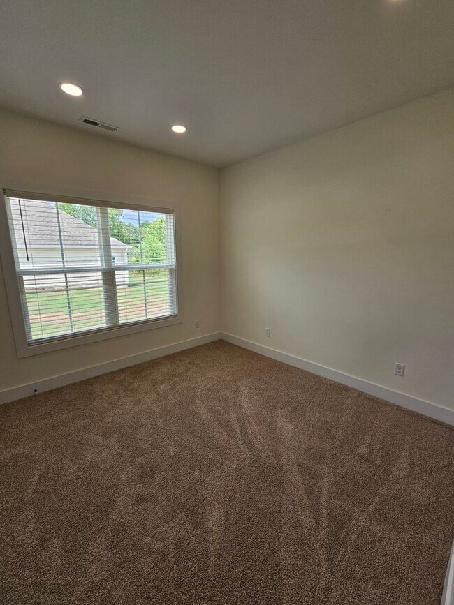 Building Photo - Brand-New 3-Bedroom Home with Bonus Room, 2-Car Garage, and Maintenance-Free Living