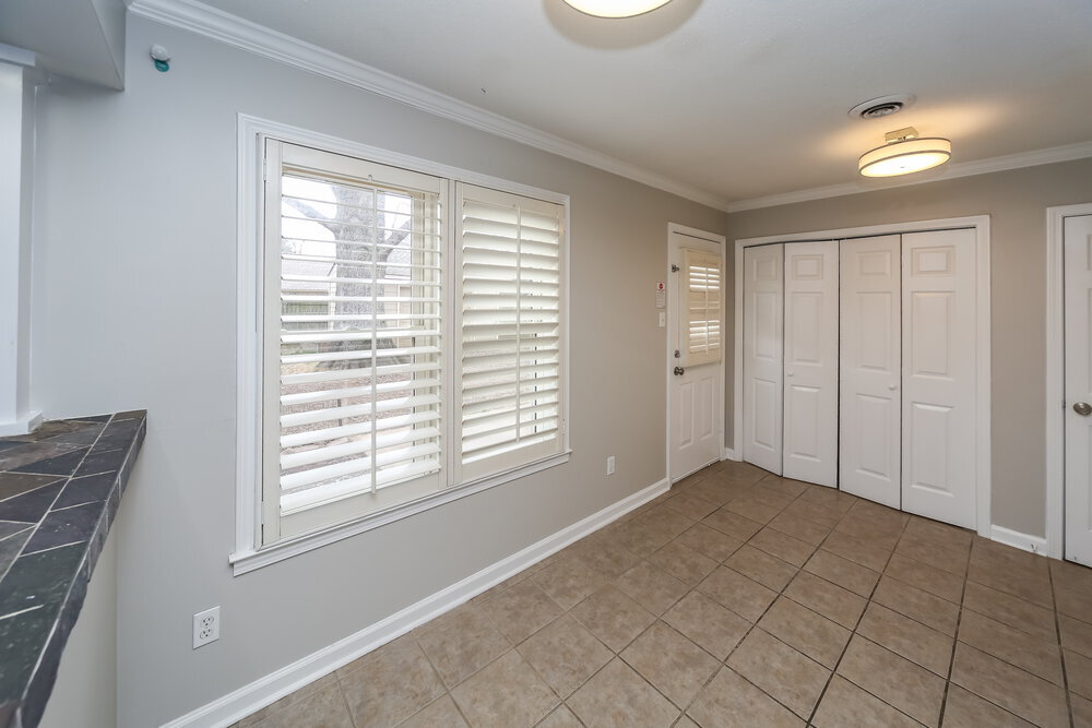 Building Photo - 1585 Pepperwood St