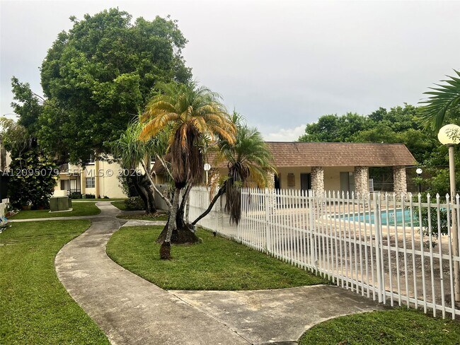Building Photo - 7825 Miller Dr