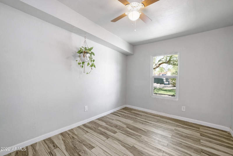 Building Photo - 1319 E Orangewood Ave