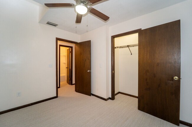 Building Photo - 3/2 Single-Family Shores Home