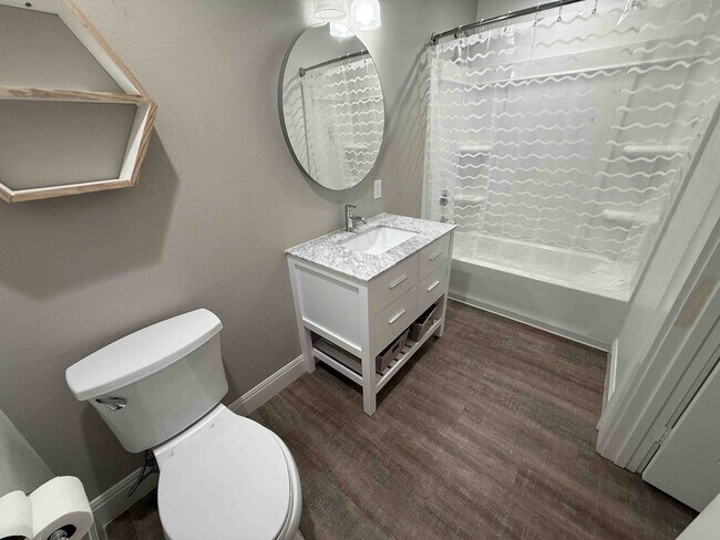 Building Photo - 2600 Townsend Dr