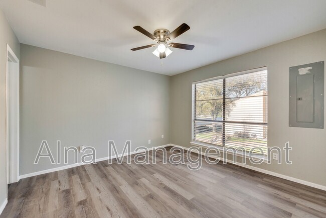 Building Photo - 8110 Skillman St