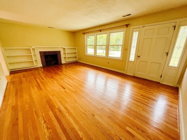 Building Photo - 307 Cork Dr
