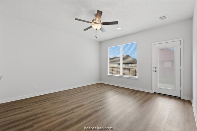 Building Photo - 10633 Burgundy Berry Wy