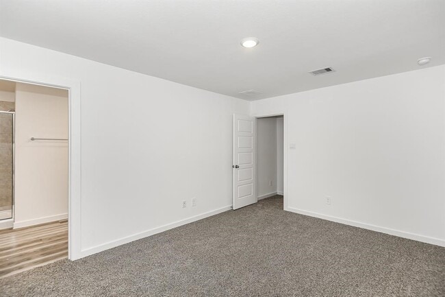 Building Photo - 3021 Skyline Mesa Dr