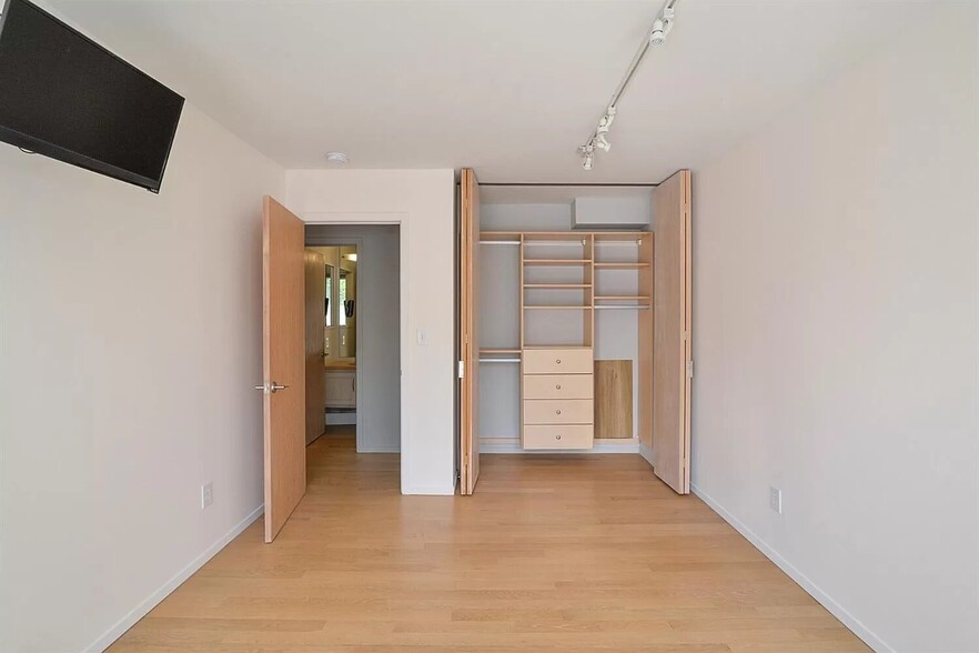 Bedroom - 1531 Packard St